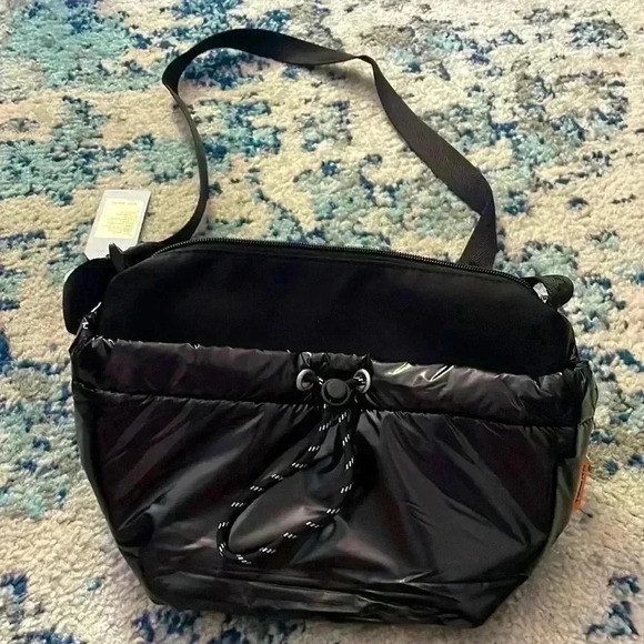 Nautica seas the day black fanny pack or Crossbody bag recycled materials NWT - Picture 1 of 8